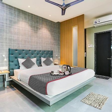 Glitz Hotels Arc Palace - Mankoli, Bhiwandi Bagian luar foto